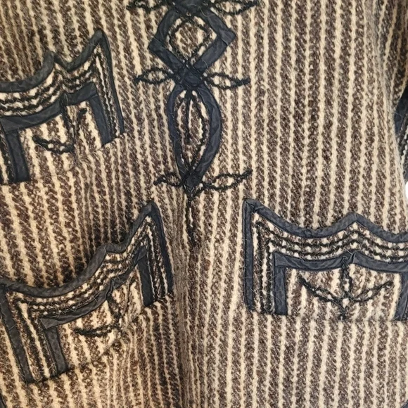 Vintage Lined Wool Cape - Picture 3 of 9